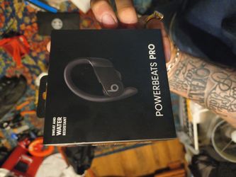 Powerbeats pro by Dr Dre
