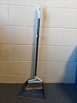 Broom + pan 🧹