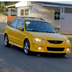 02 Mazda Protégé  Hatchback 4d