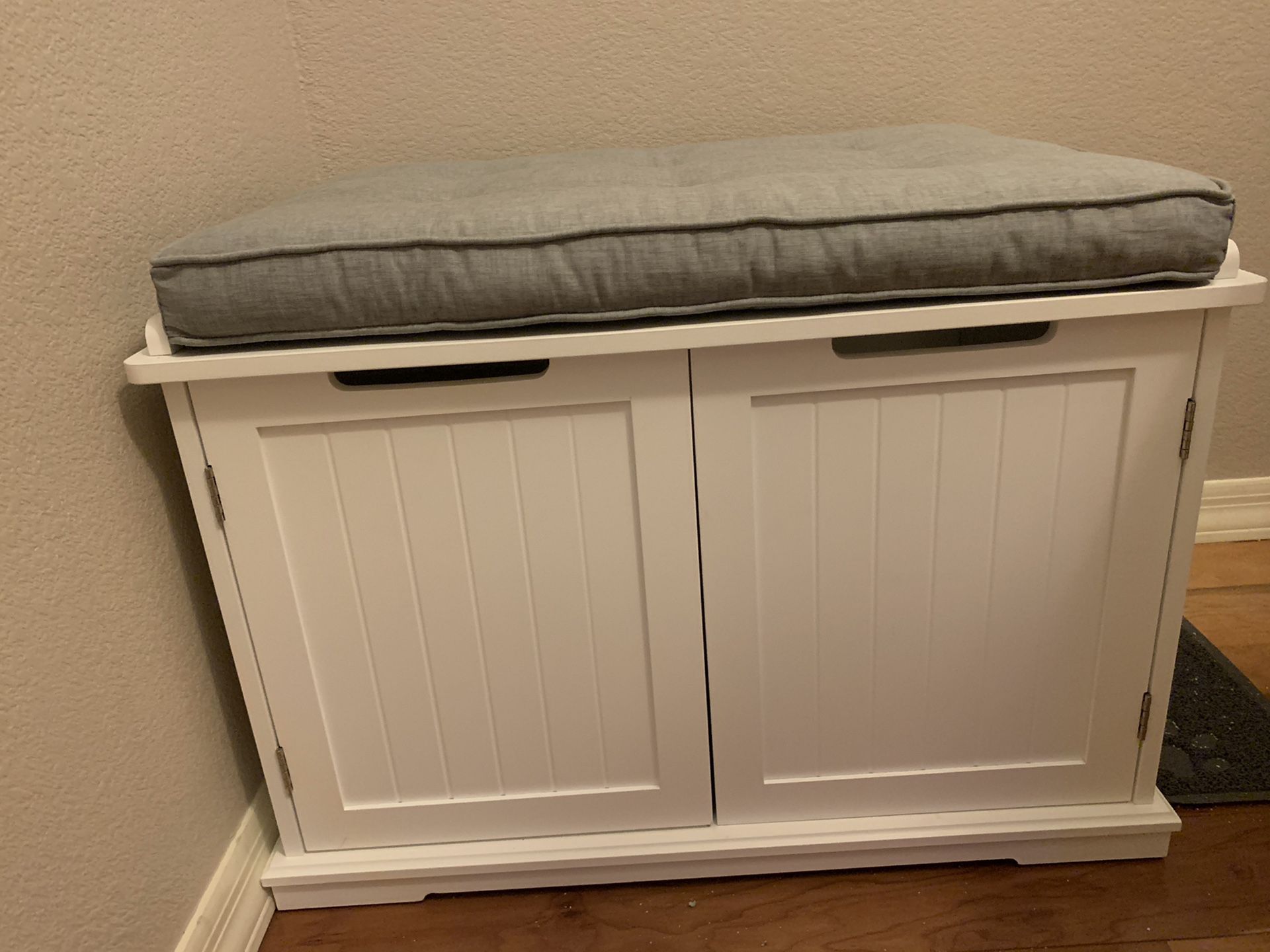 White Litterbox enclosure w/ custom gray cushion (new, less than a month old)