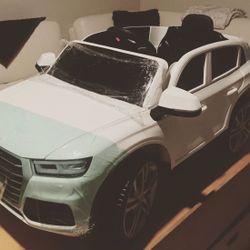 Audi SUV - Kid electric vehicles