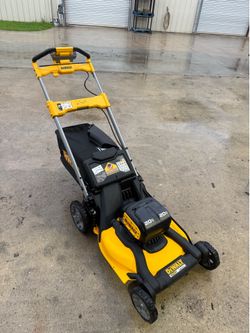 Dewalt 20v self propelled lawnmower (tool only)