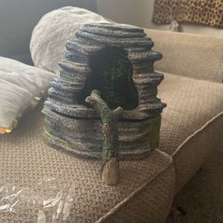 zilla blue led waterfall/cave for reptile 