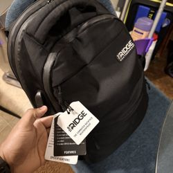 Ridge Commuter Backpack W/Charger 