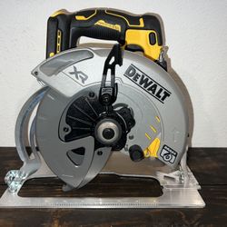 20-Volt MAX 7-1/4 in. Cordless Circular Saw ‼️Tool Only‼️NO BATTERY - NO CHARGER