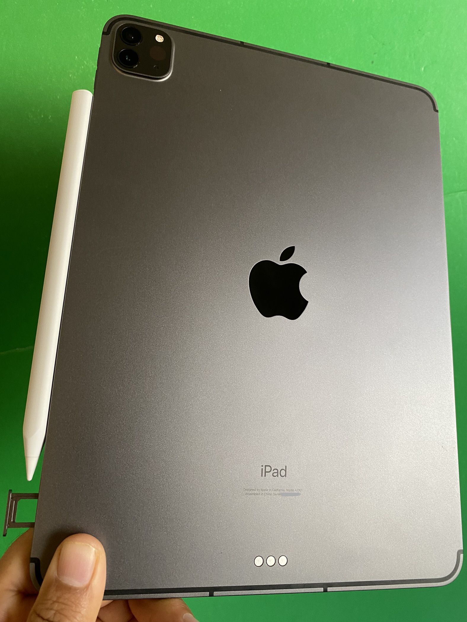 256GB Apple IPad Pro 11” 3rd Generation (2021 model / M1 chip 