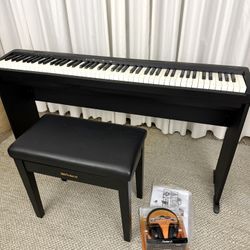 Roland FP 10 Digital Piano Bundle