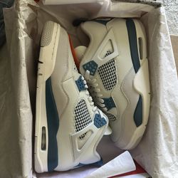 Jordan 4 Retro 