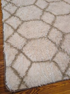 5 x 7 Cream Shag Area Rug – Soft Plush Modern Geometric Pattern