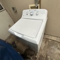 Electric Washer Full Capacity Works Great 