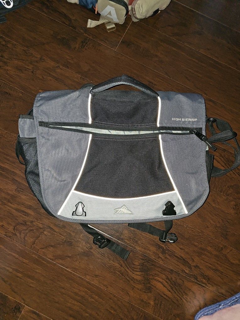 High Sierra Messenger bag