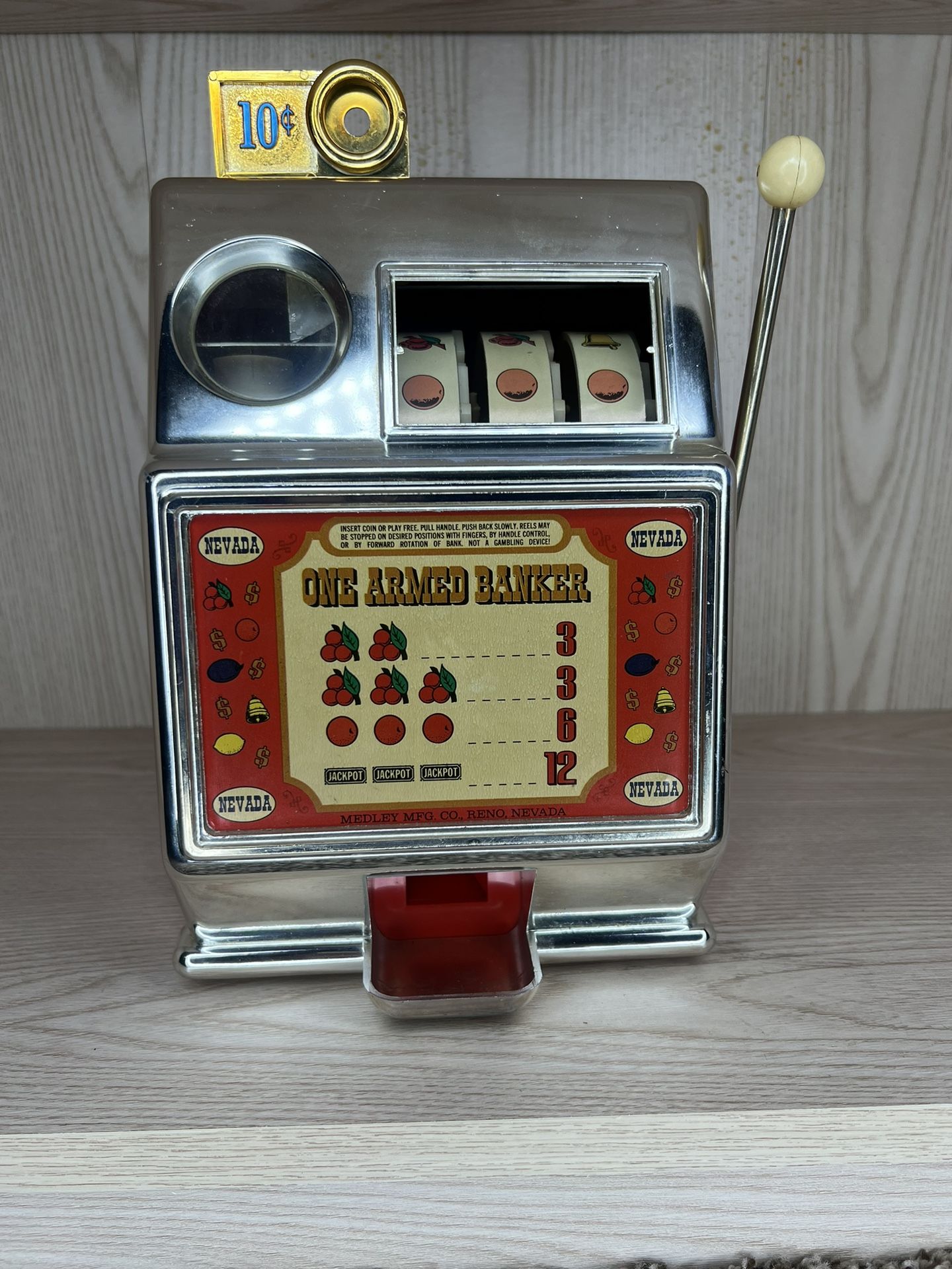 Vintage Medley MFG Co. One-Armed Banker Slot Toy – Reno, Nevada Collectible