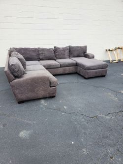 Gray Reversible Chaise Sectional Sofa