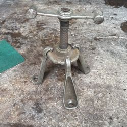 New Britain P100 Hub Puller 
