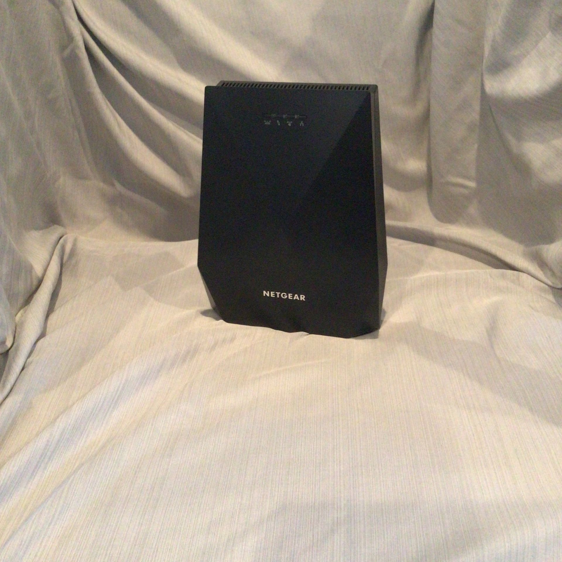 Used Netgear Wi-Fi Range Extender
