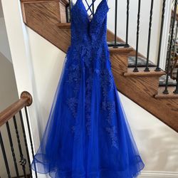 La FEMME floral embroidered lace appliqué to ball gown prom dress wedding size 6