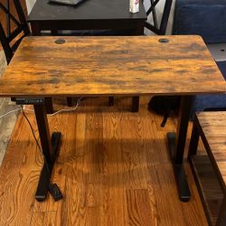 Electronic Adjustable Desk!