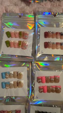 Press on nails