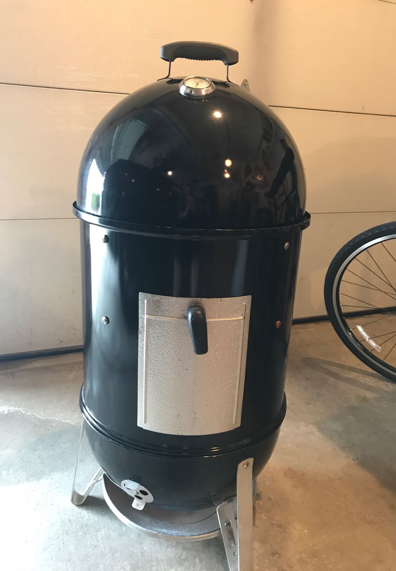 Used weber top smokey mountain