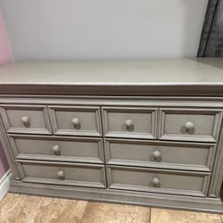 Baby Catche 6 Drawer Dresser