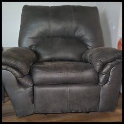 Recliner Chair For Sale $100 ObO