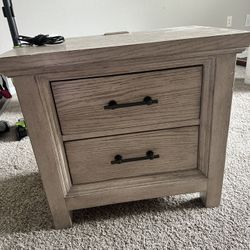 1 Nightstand