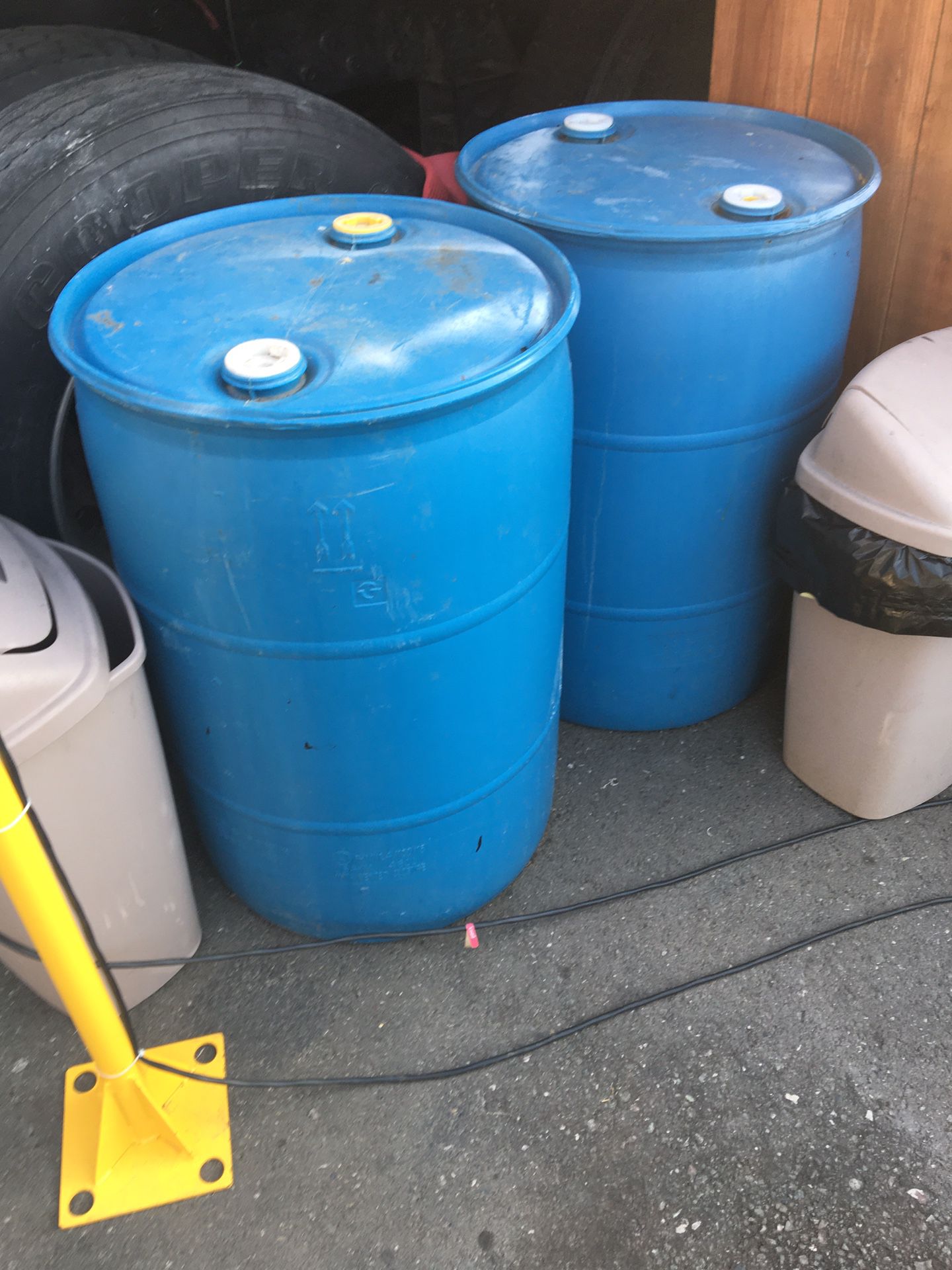 55gal blue plastic barrel drums