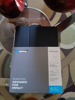 Speck Balance Folio for iPad 2019
