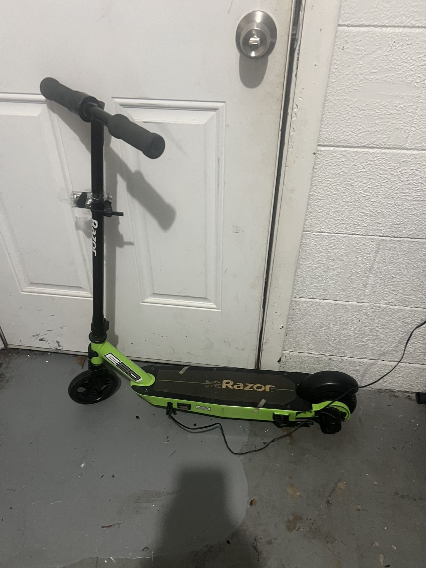 Razón Electric Scooter