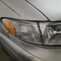 Headlights W/ White Bulb For 2005 Buick Century
