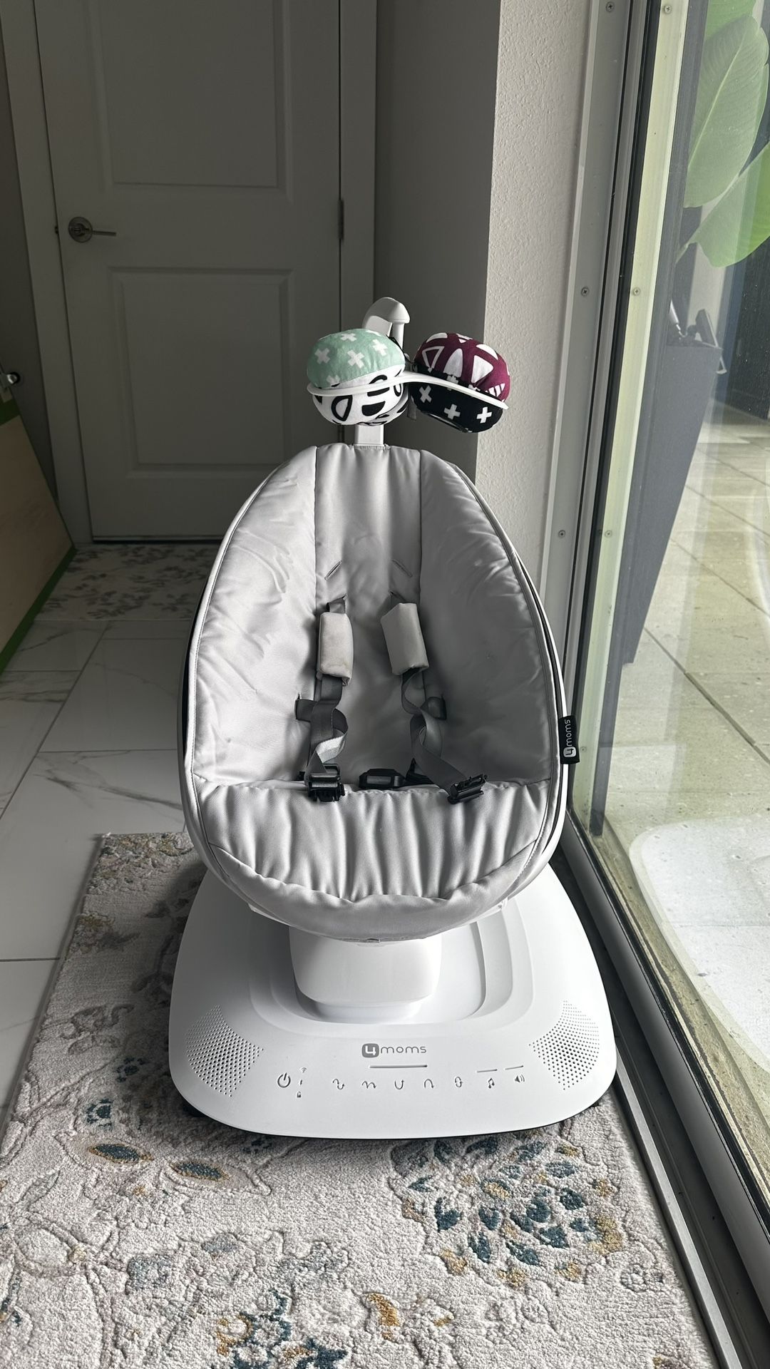 mamaRoo® multi-motion baby swing