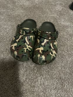 Classic Army Camo Crocs Size  8