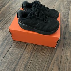 Boy Nike Shoes Size 9 