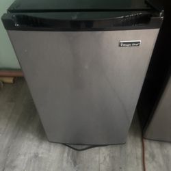 Magic Chef Mini Fridge