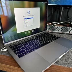 2018 13in MacBook Pro 500gb 8gb RAM Core I5 2.3GHz Touch Bar