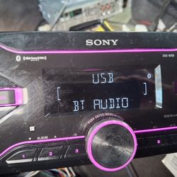 STEREO SONY AUX USB BLUETOOTH CAMBIA DE DIFERENTES COLORES GOOD CONDICIÓN ABLO ESPAÑOL 