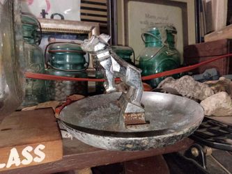 Mack bulldog cigar ash tray