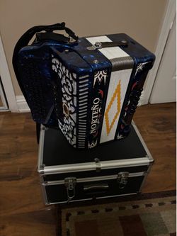Accordion Norteño by gabbanelli. Great condition 2 tonos sol y fa