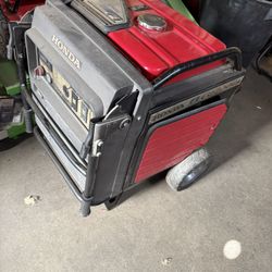 Honda Generator  EU7000is New Inverter And Top Engine