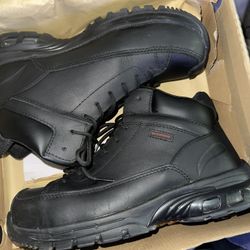 Avenger Work Boots Size 10. 35$