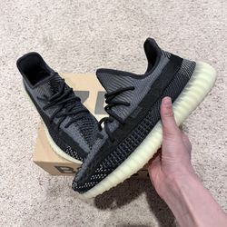 Size 10.5 - adidas Yeezy Boost 350 V2 Low Carbon PADS/VNDS $180 SUPER NEGOTIABLE