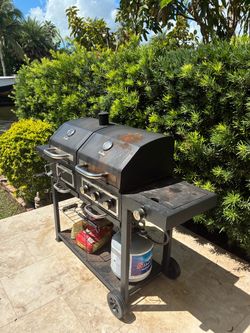 Outdoor Gas/charcoal grill