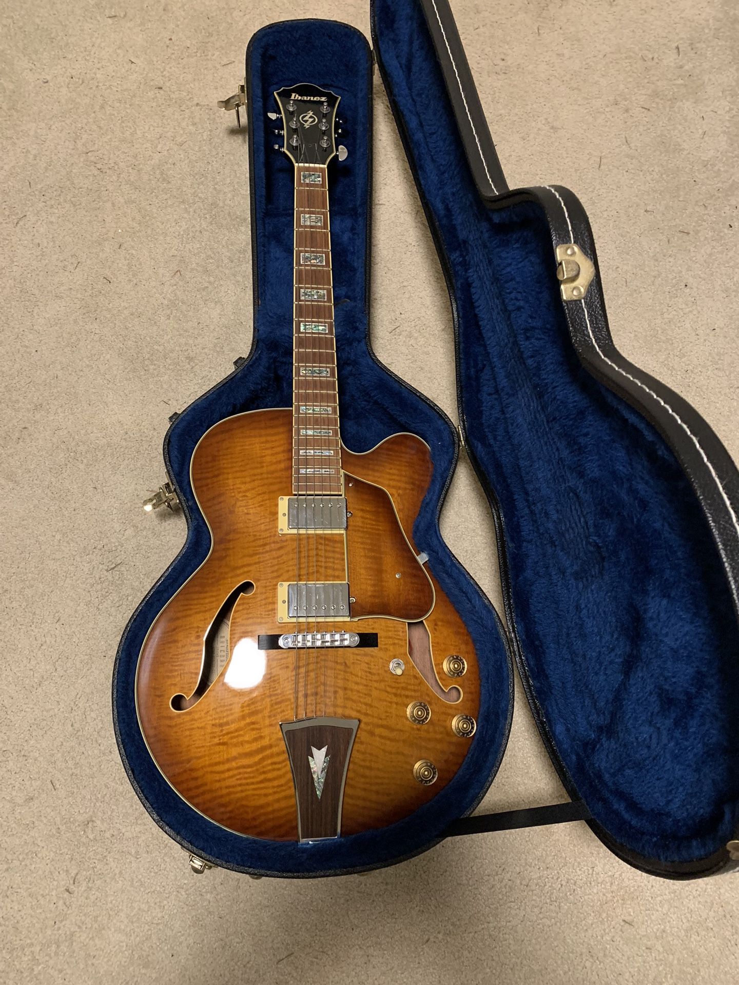 Ibanez Artcore AF86-VLS-12-01 Electric Guitar with case