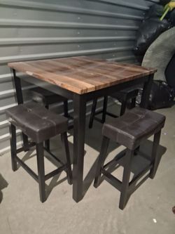 Table/bar stools