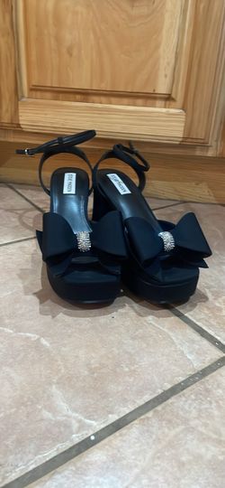 Steve Madden black bow heels -size 10. New
