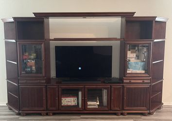 6 piece wall unit with display lights