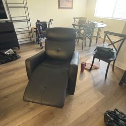 Wow Like New 😜😳👀🤩⭐️✨ Recliners 