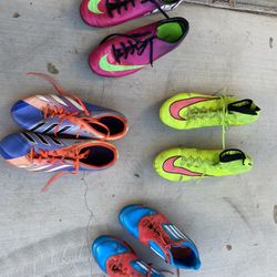 SOCCER SHOES