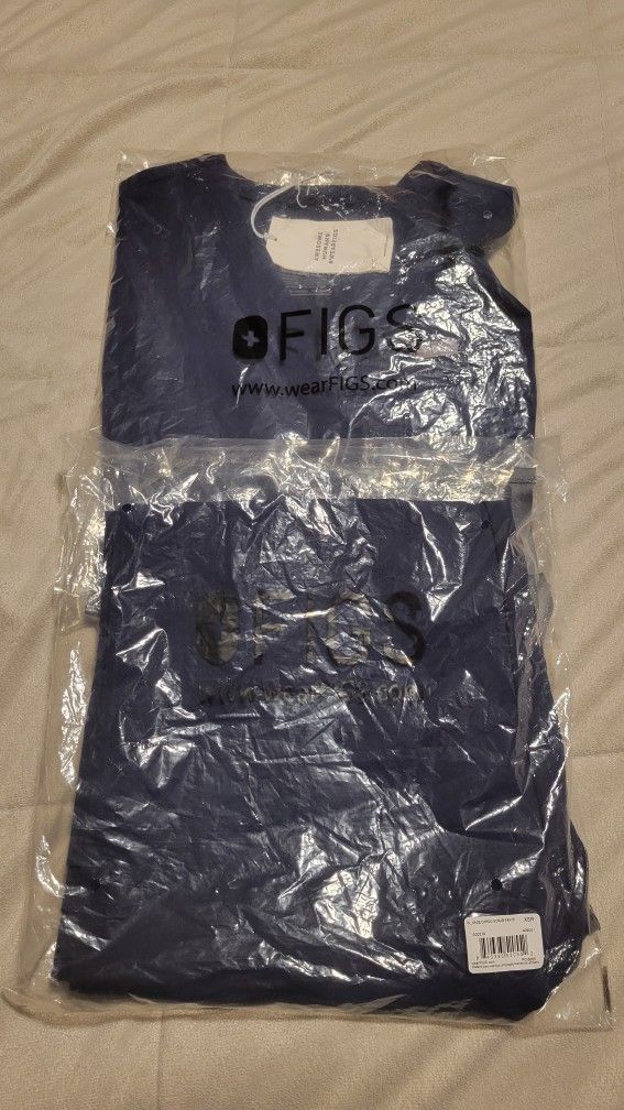 NEW Figs Women's Scrub Set