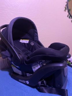 Graco car seat and base